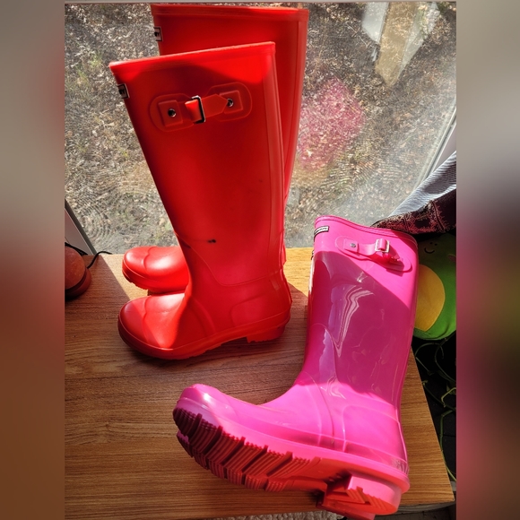 2 pairs of rubber rain boots - Picture 7 of 7